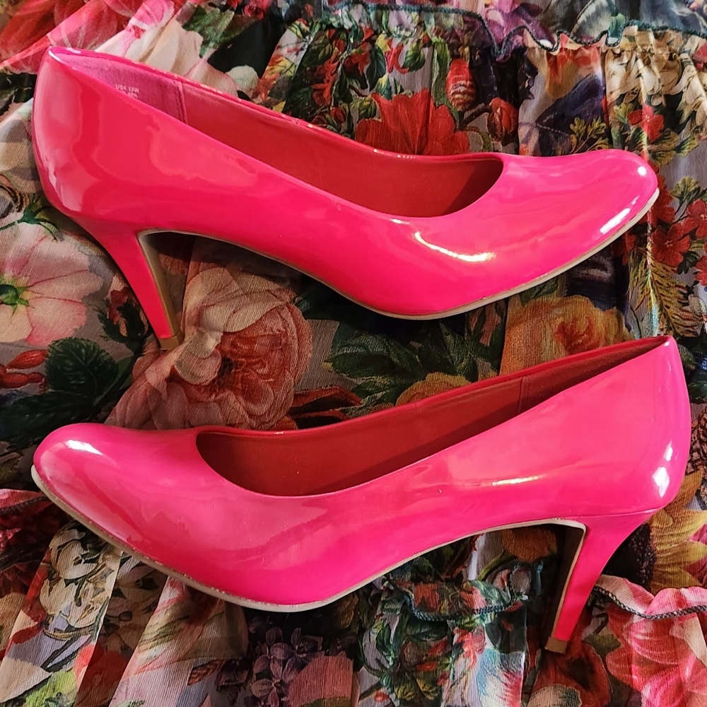 Hot Pink Pumps/Heels